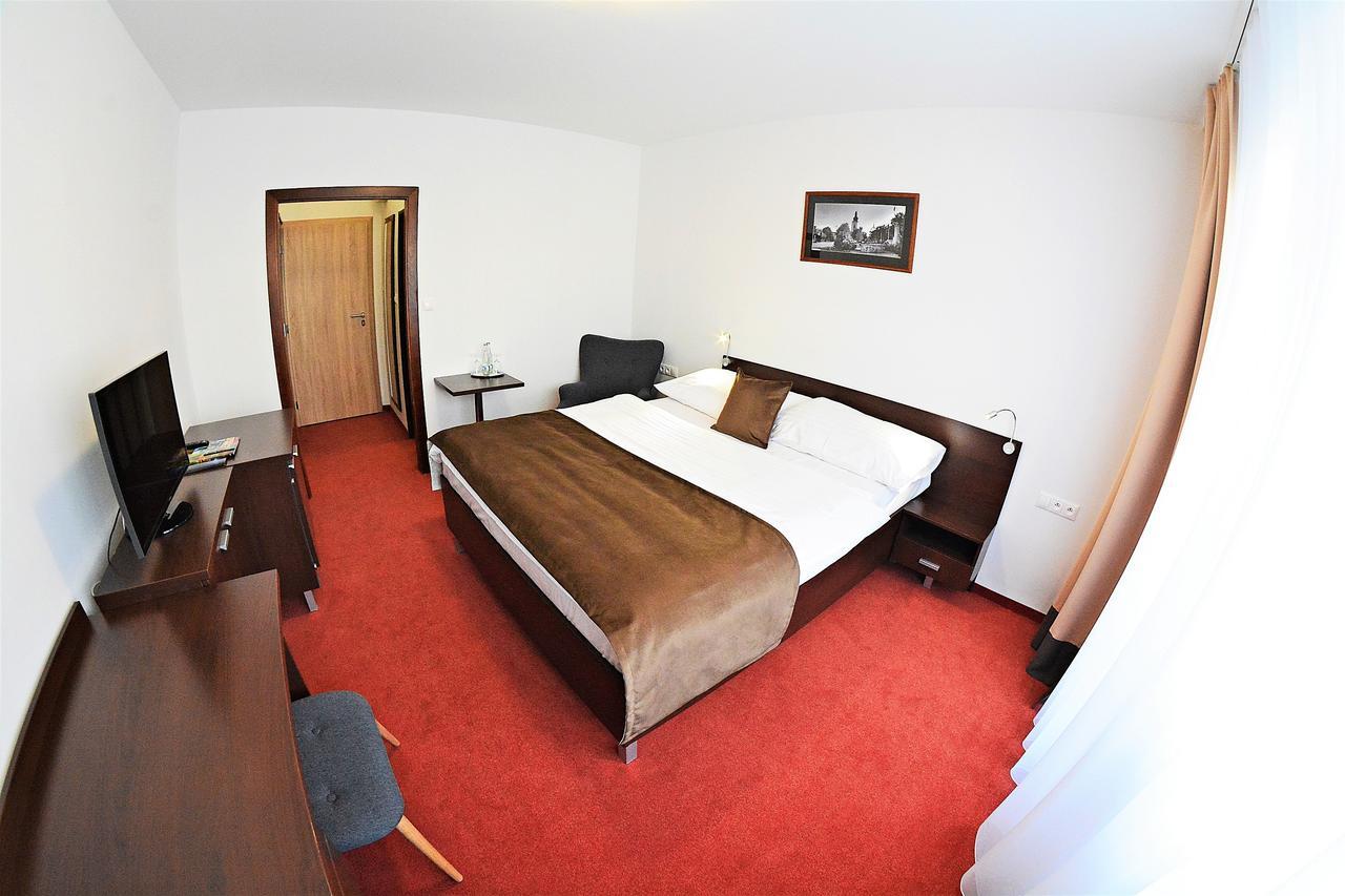Alexandra Sport Hotel Puhó Kültér fotó