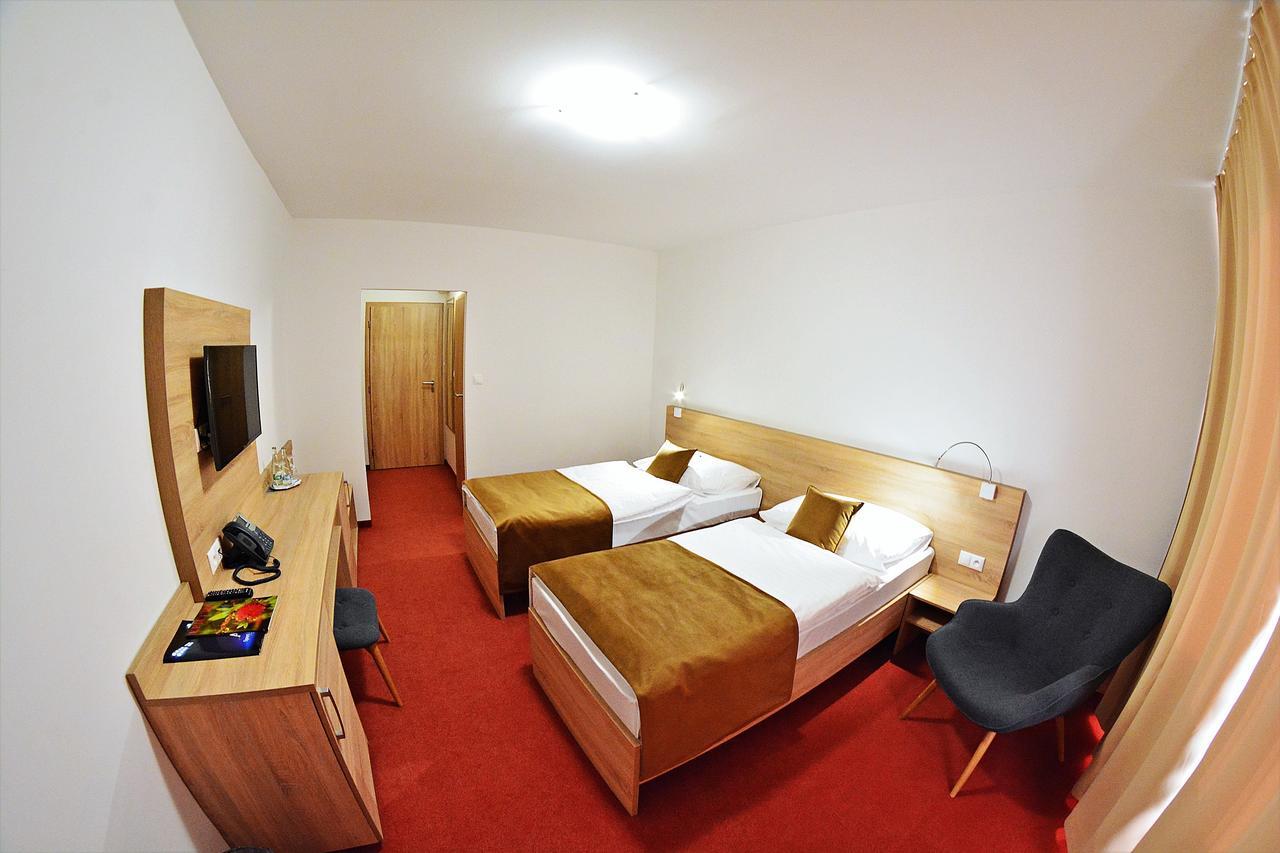 Alexandra Sport Hotel Puhó Kültér fotó